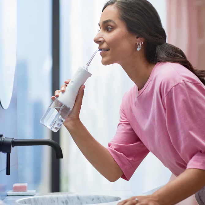 DentraLux™ SoniStream Power Flosser 8000